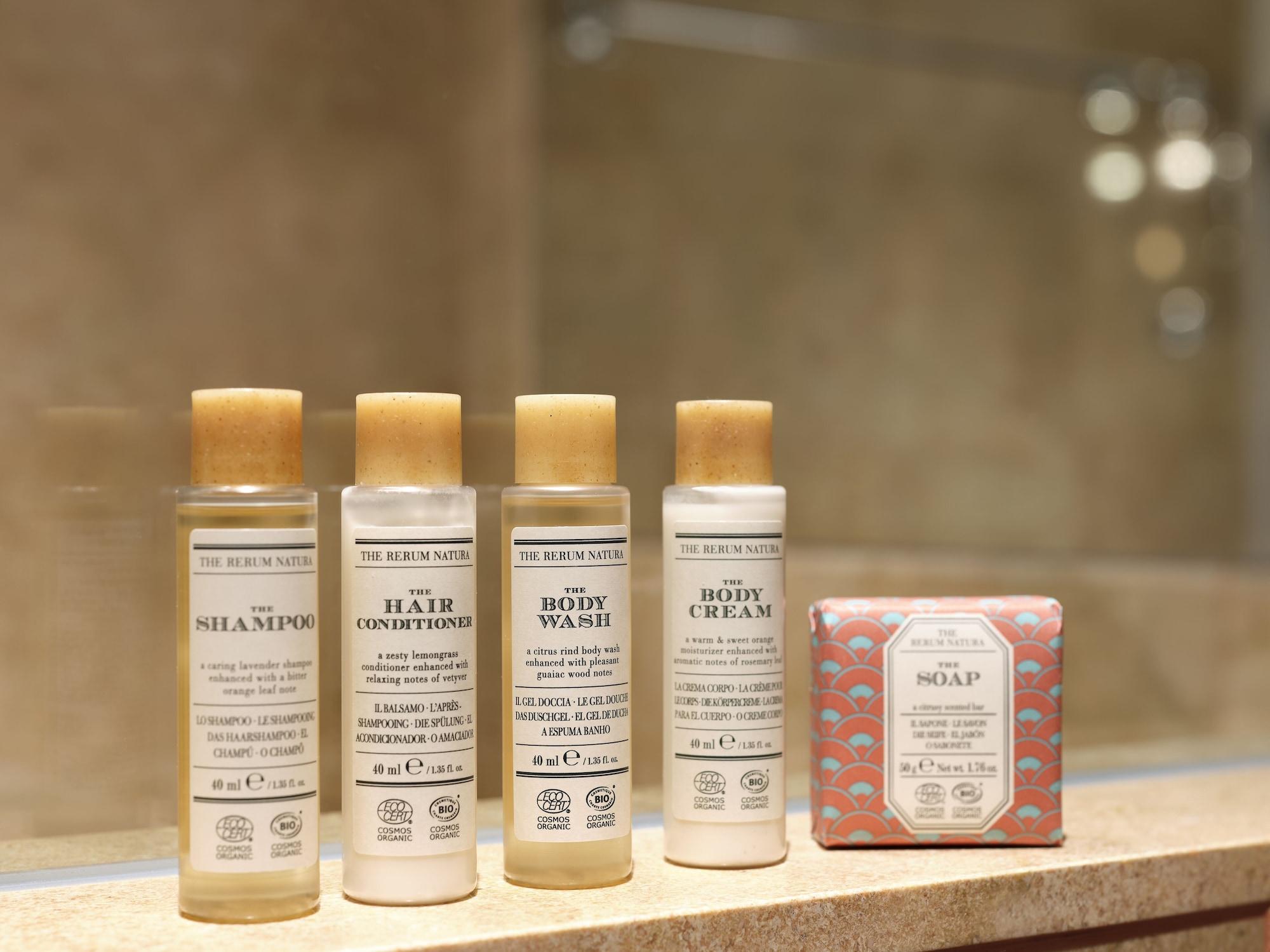 Four Seasons Hotel Singapur Exterior foto The White Company toiletries